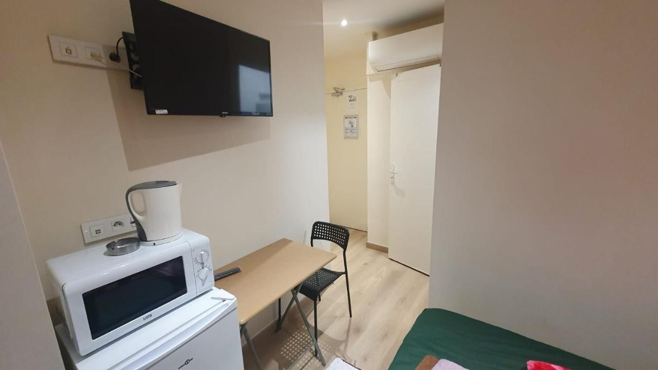 Hotel Le Privilege La Courneuve Exterior photo