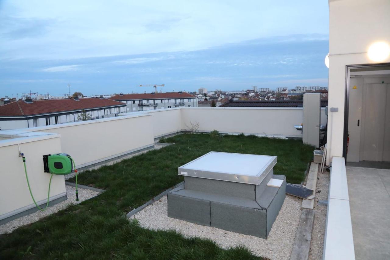 Hotel Le Privilege La Courneuve Exterior photo
